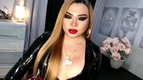 Snapshot of fascinating_ts_vana chatting on 06/30/26, 04:52 vana online show from 06/30/26, 04:52