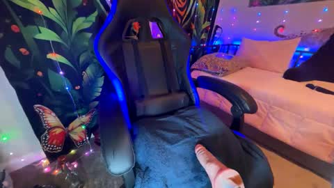 Snapshot of fat_fabulous1981 chatting on 03/05/25, 04:24 Sarah online show from 03/05/25, 04:24