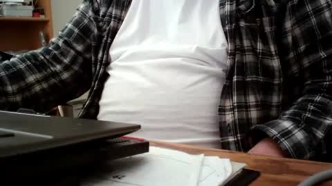 Snapshot of fatbellyitalian3 chatting on 11/23/25, 01:33 fatbellyitalian3 online show from 11/23/25, 01:33