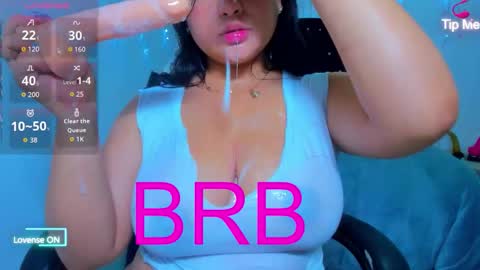 Snapshot of fatima_essence chatting on 10/28/25, 11:47 online show from 10/28/25, 11:47