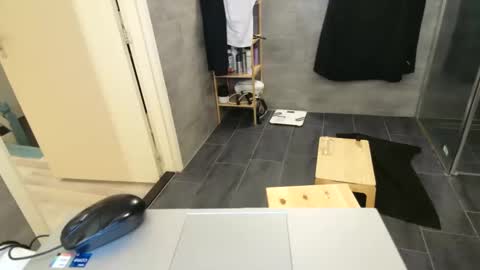 Snapshot of fattenmenow chatting on 12/12/24, 02:26 fattenmenow online show from 12/12/24, 02:26