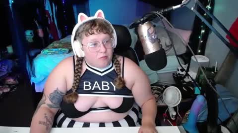 Snapshot of fatveronica chatting on 01/19/25, 10:17 FatVeronica online show from 01/19/25, 10:17