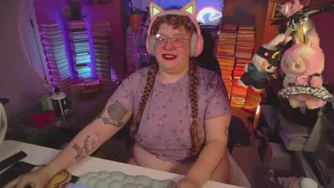 Snapshot of fatveronica chatting on 07/02/26, 06:25 FatVeronica online show from 07/02/26, 06:25