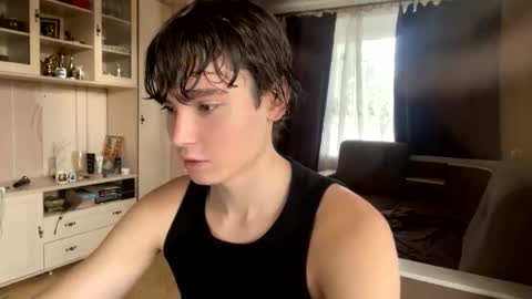 Snapshot of faustfrost chatting on 09/18/25, 01:02 Faust online show from 09/18/25, 01:02