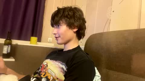 Snapshot of faustfrost chatting on 09/26/25, 10:36 Faust online show from 09/26/25, 10:36