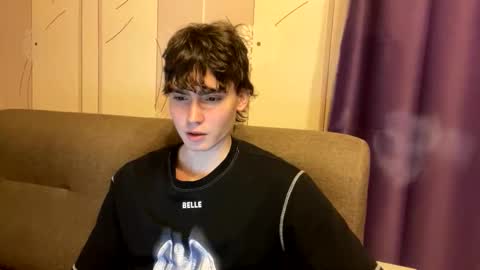 Snapshot of faustfrost chatting on 11/19/25, 01:33 Faust online show from 11/19/25, 01:33