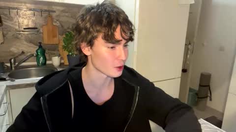 Snapshot of faustfrost chatting on 11/25/25, 11:38 Faust online show from 11/25/25, 11:38