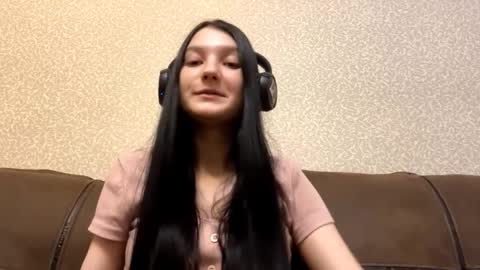 Aurora 18yo online show from 01/13/26, 09:25
