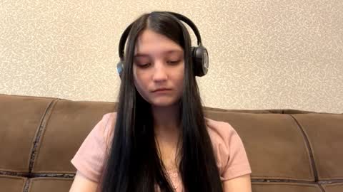 Aurora 18yo online show from 01/14/26, 07:25