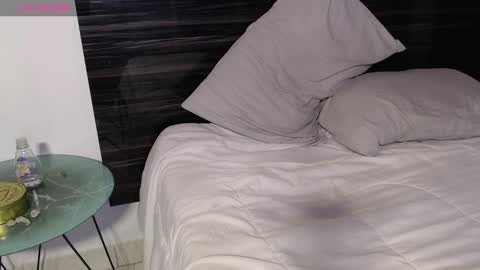 Snapshot of faustosaenz chatting on 02/15/25, 02:37 FAUSTO online show from 02/15/25, 02:37