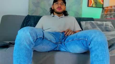 Snapshot of favid95 chatting on 11/03/25, 03:35 favid95 online show from 11/03/25, 03:35