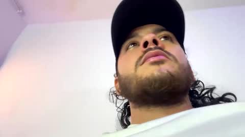 Snapshot of favid95 chatting on 11/21/25, 07:23 favid95 online show from 11/21/25, 07:23