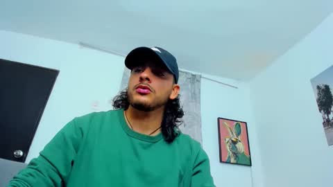 Snapshot of favid95 chatting on 02/24/26, 03:32 favid95 online show from 02/24/26, 03:32