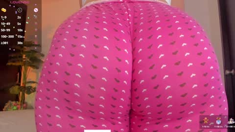 Snapshot of fay_miller2 chatting on 12/20/24, 12:52 welcome to my world  online show from 12/20/24, 12:52