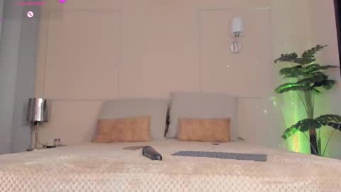 Snapshot of fay_miller2 chatting on 10/02/25, 12:17 welcome to my world  online show from 10/02/25, 12:17