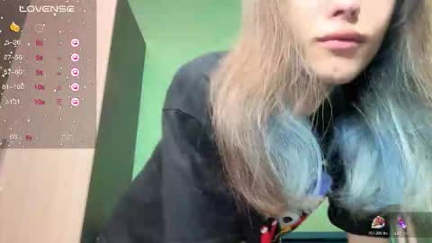Snapshot of fcherthth chatting on 02/19/26, 03:52 Mark online show from 02/19/26, 03:52