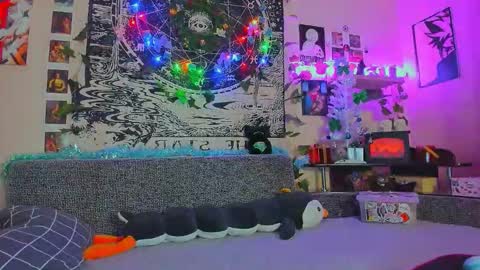 Diva online show from 12/23/25, 01:58