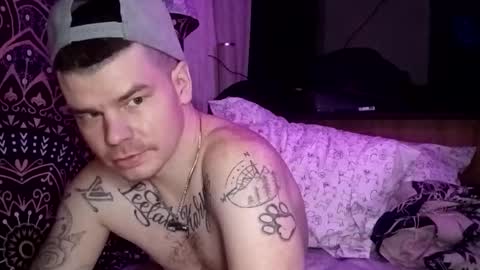 Snapshot of feathersngb32 chatting on 10/24/25, 11:50 feathersngb32 online show from 10/24/25, 11:50