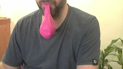 Snapshot of fedeglobos chatting on 10/15/25, 12:44 fedeGLOBOS online show from 10/15/25, 12:44