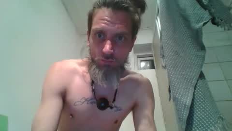 Snapshot of feelfemdom chatting on 10/19/25, 10:43 feelfemdom online show from 10/19/25, 10:43