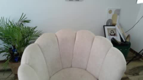 Snapshot of feelina_firesoul chatting on 10/15/25, 05:46 Feelena online show from 10/15/25, 05:46