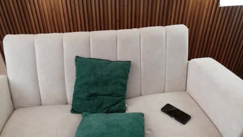 Feelena online show from 02/09/26, 05:17