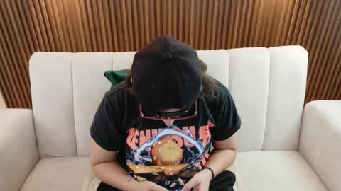 Feelena online show from 02/17/26, 04:46