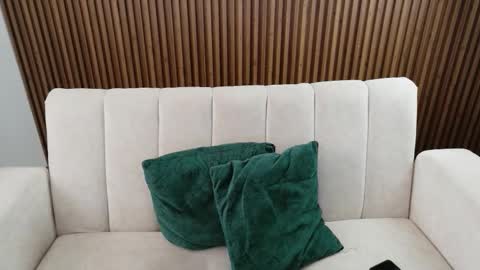 Feelena online show from 02/25/26, 06:39