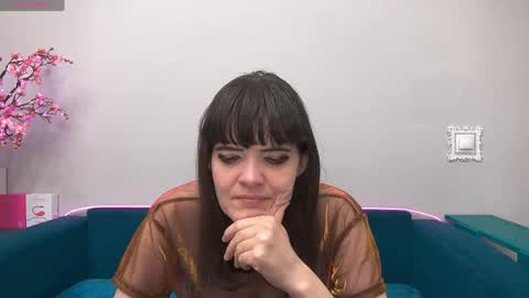 Snapshot of feelsgoodwoman chatting on 05/08/26, 11:21 Laura online show from 05/08/26, 11:21