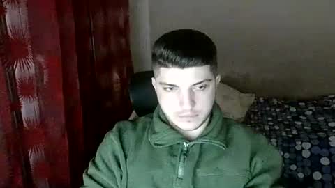 Snapshot of feet_cleaner chatting on 12/28/24, 11:05 Slut-Boy online show from 12/28/24, 11:05