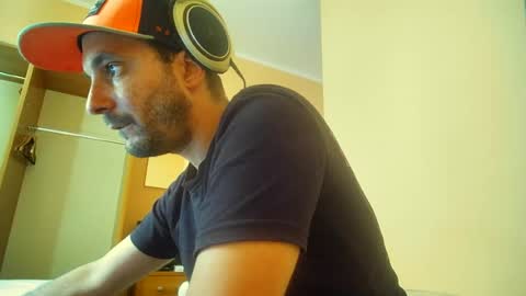 Snapshot of feetamiiin chatting on 07/16/26, 01:28 m0rty online show from 07/16/26, 01:28