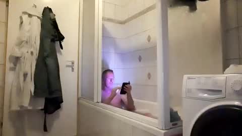 Snapshot of feetofflames26 chatting on 10/31/25, 06:42 Max online show from 10/31/25, 06:42