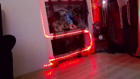 Snapshot of feetvibe chatting on 10/29/25, 09:00 FeetVibe online show from 10/29/25, 09:00