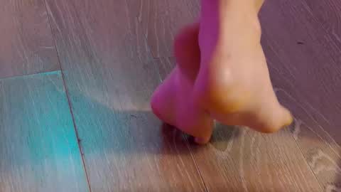 Snapshot of feetvibe chatting on 01/19/26, 08:07 FeetVibe online show from 01/19/26, 08:07