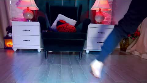 Snapshot of feetvibe chatting on 02/17/26, 07:38 FeetVibe online show from 02/17/26, 07:38