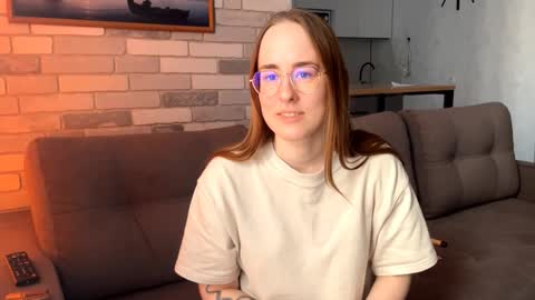 Snapshot of feleciacockrell chatting on 03/23/26, 07:01 Mary online show from 03/23/26, 07:01