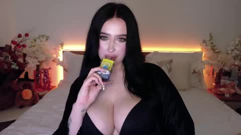 Snapshot of felicia_herceg chatting on 10/23/25, 11:46 Felicia Herceg online show from 10/23/25, 11:46