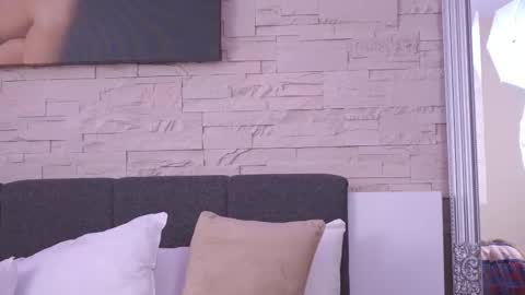 FeliciaKrige online show from 09/18/25, 08:22