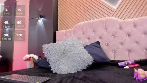 felina online show from 04/15/26, 08:20