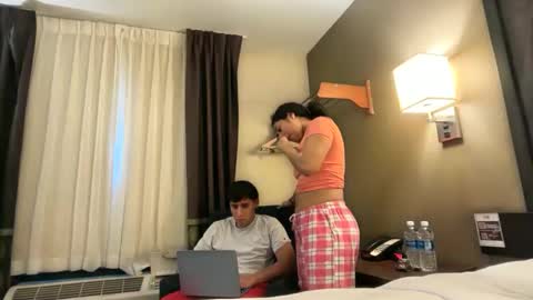 FelinaSol online show from 12/17/25, 09:54