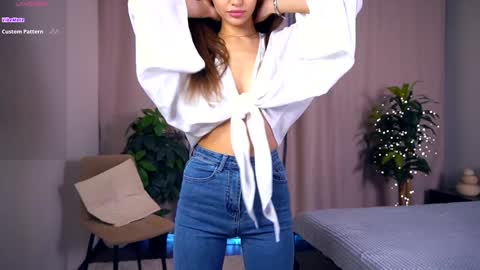 Hello im Nova online show from 03/09/25, 04:16