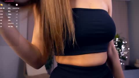 Hello im Nova online show from 03/10/25, 04:17