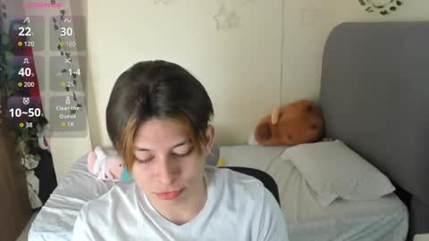 Snapshot of felix_leex chatting on 11/13/25, 07:24 Felix leex online show from 11/13/25, 07:24