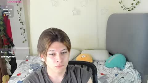 Snapshot of felix_leex chatting on 11/23/25, 07:24 Felix leex online show from 11/23/25, 07:24