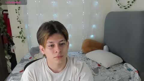 Snapshot of felix_leex chatting on 11/29/25, 07:28 Felix leex online show from 11/29/25, 07:28