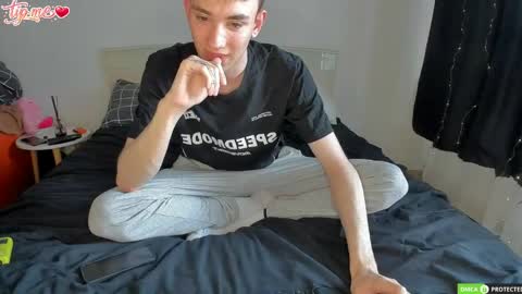Snapshot of felixcurt69 chatting on 05/23/26, 01:15 felixcurt online show from 05/23/26, 01:15