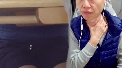 Snapshot of felixlau chatting on 12/30/24, 02:08 felixlau online show from 12/30/24, 02:08