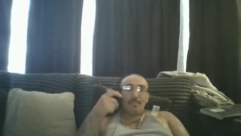 Snapshot of felixrlarios25 chatting on 05/08/26, 06:35 felixrlarios25 online show from 05/08/26, 06:35
