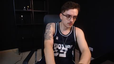 Snapshot of felixstark chatting on 06/19/26, 04:50 FelixStark online show from 06/19/26, 04:50