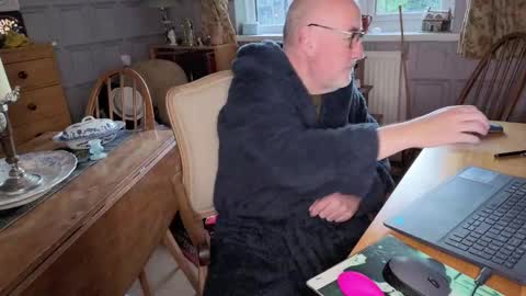 Adam online show from 10/27/25, 07:23